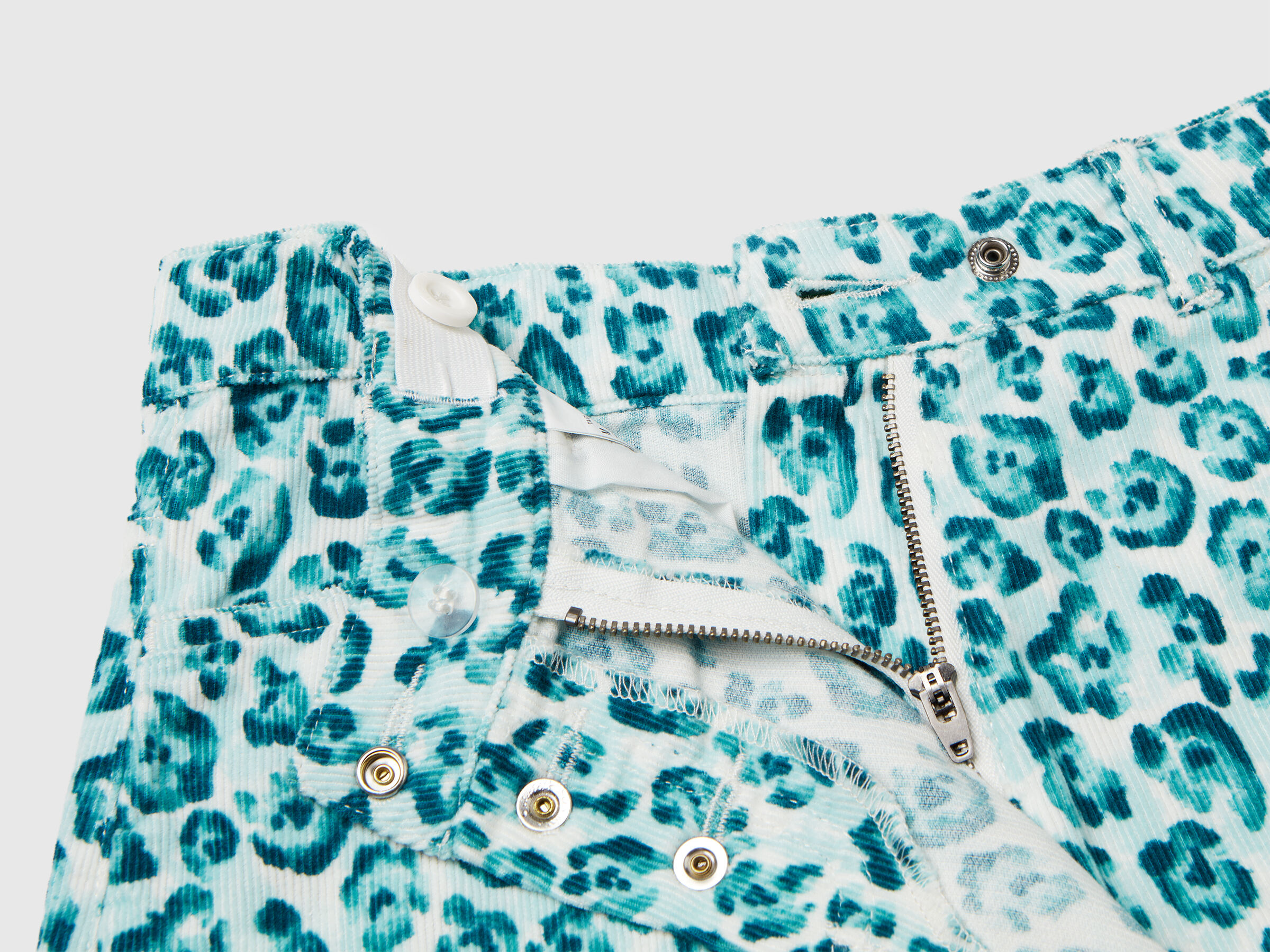 BERMUDA Junior Girl image number 3